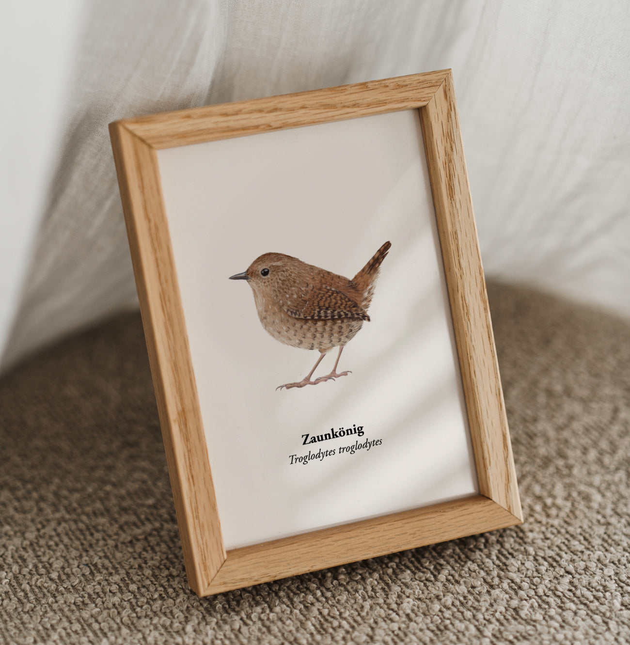 Vogel Postkarte Zaunkönig mit Holzrahmen