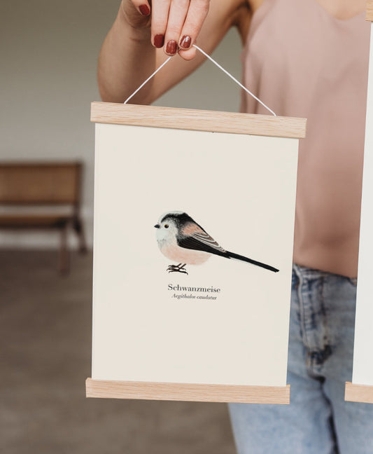 Schwanzmeise Poster mit Holzposterleiste, Vogel Illustration Aegithalos caudatus